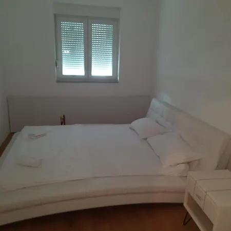 Ninarich,apartman Sa 2 Sobe Idealan Za Bracni Par Sa Djecom Ili 2para, شقة تريبينيي