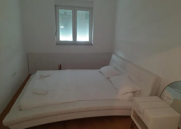 Ninarich,apartman Sa 2 Sobe Idealan Za Bracni Par Sa Djecom Ili 2para, شقة تريبينيي